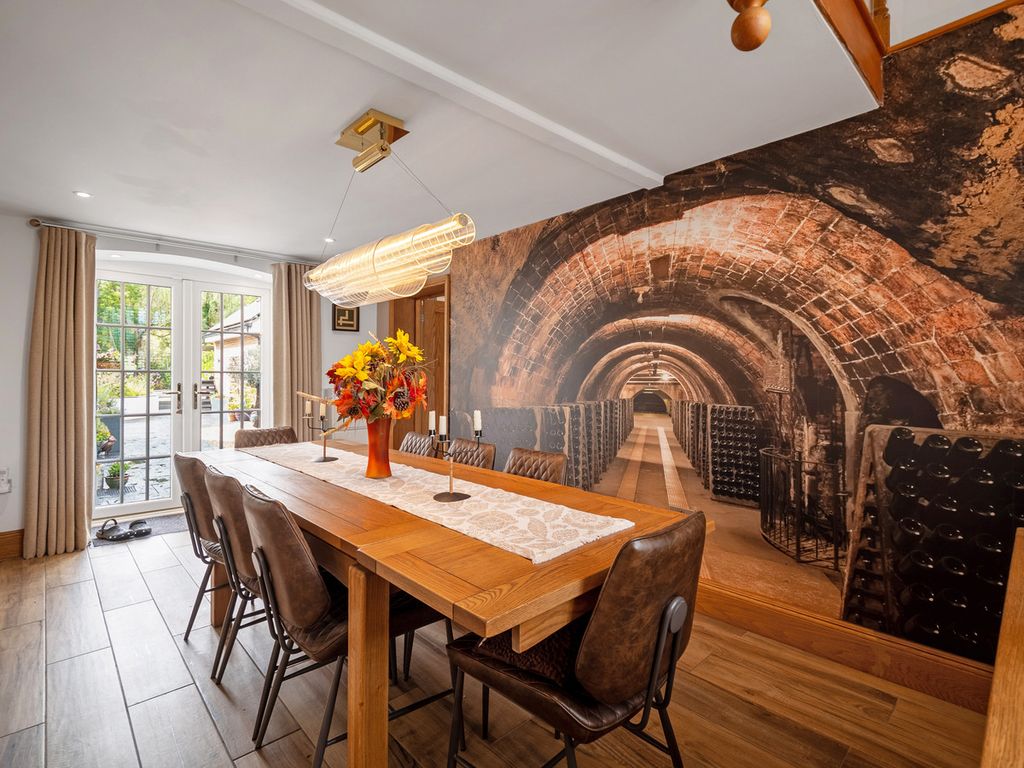 Property photo 2 of 35