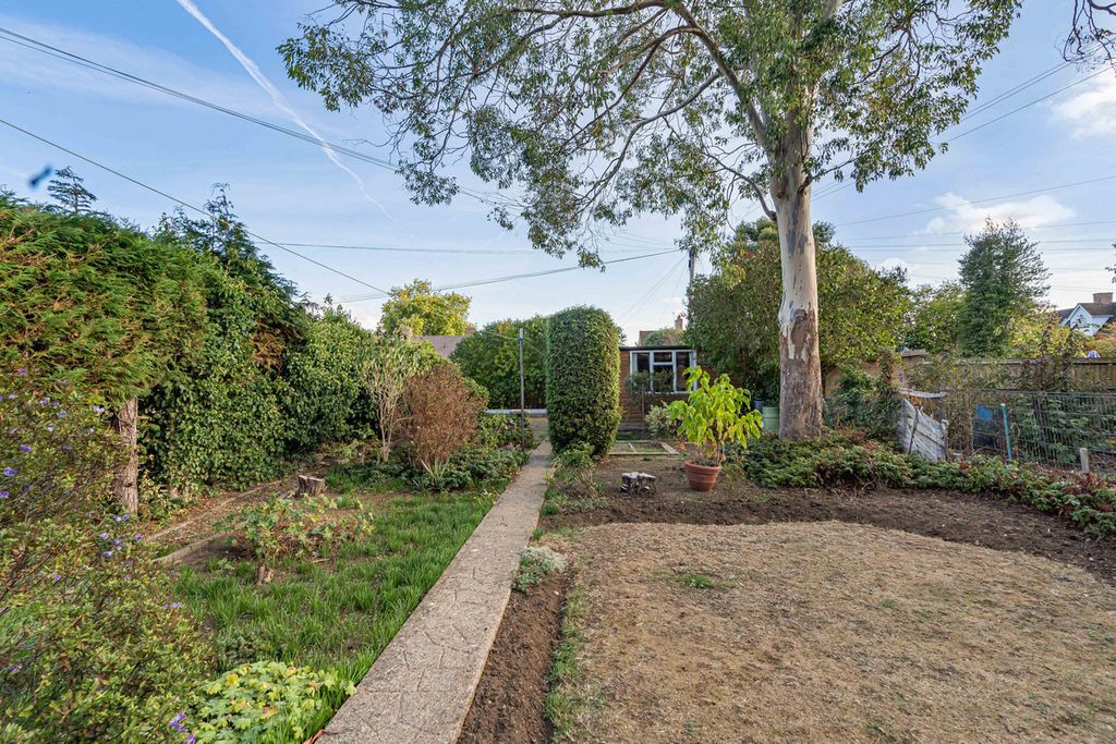 Property photo 2 of 28