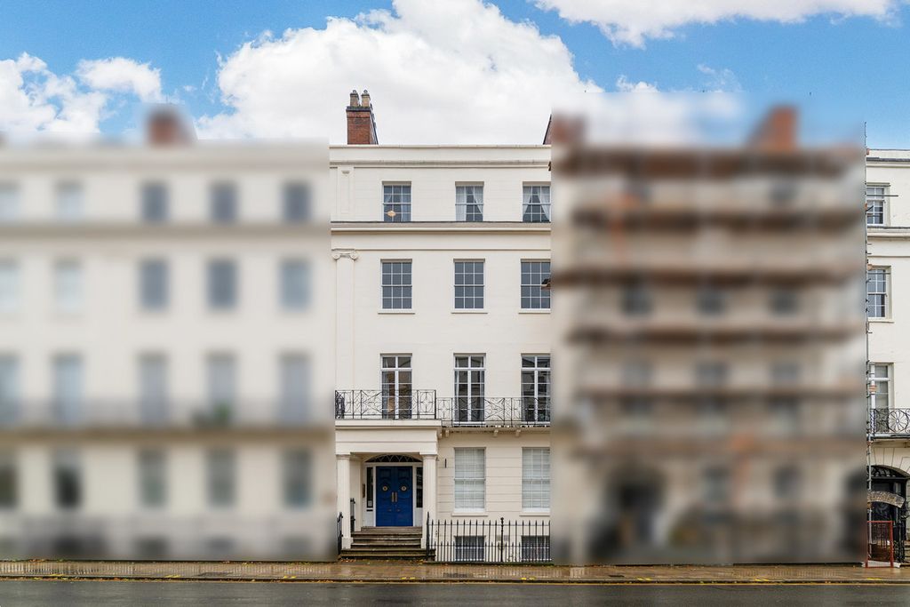 Property photo 1 of 33