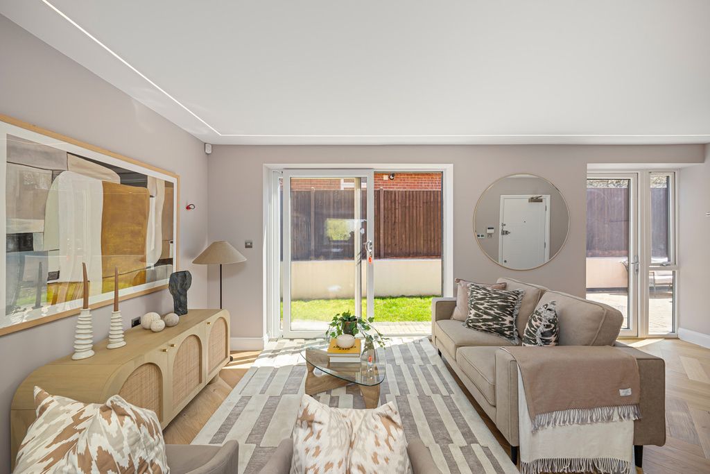 Property photo 2 of 12