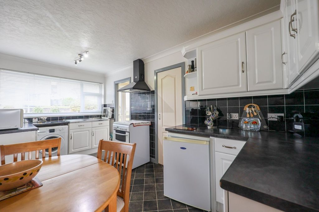 Property photo 3 of 21