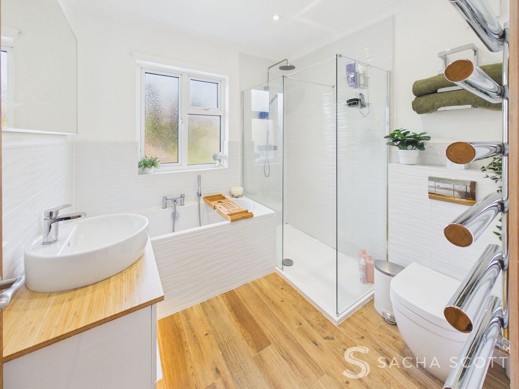 Property photo 3 of 23 Family Bathroom