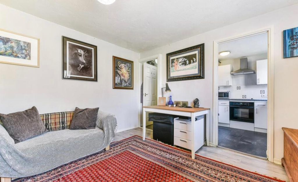 Property photo 3 of 11 2