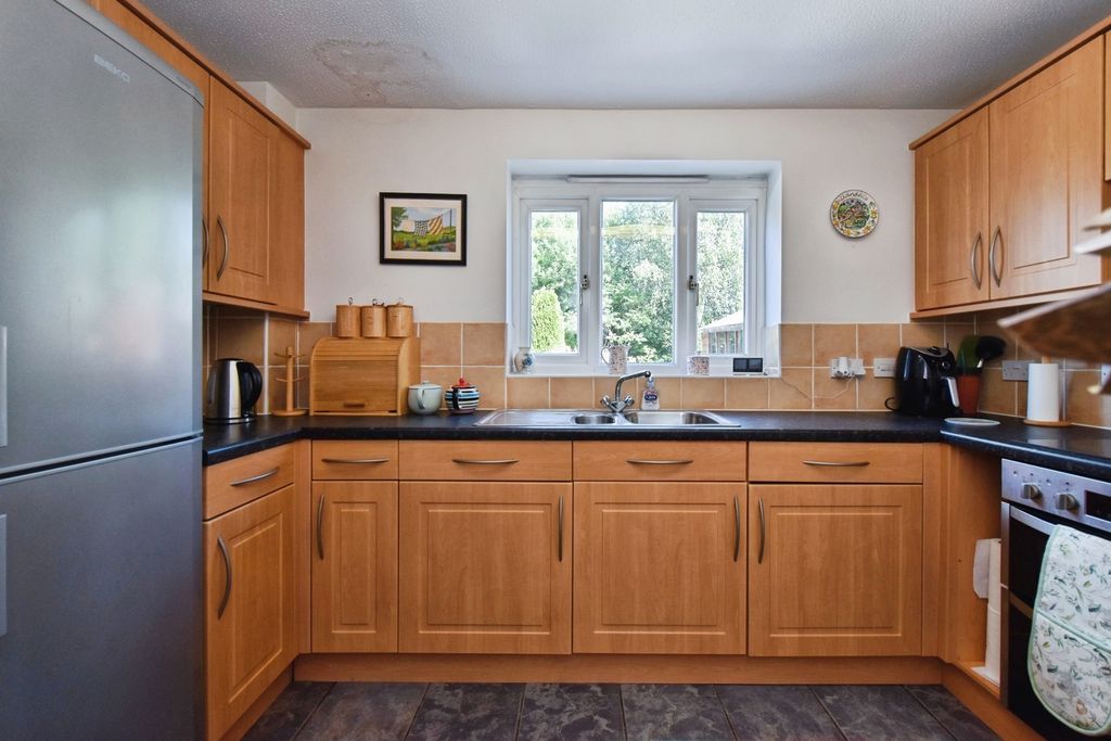 Property photo 2 of 16 Photo