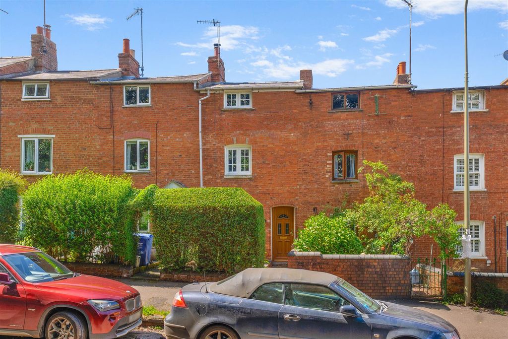 Property photo 1 of 14 162 Broughton Road, Banbury-2.Jpg