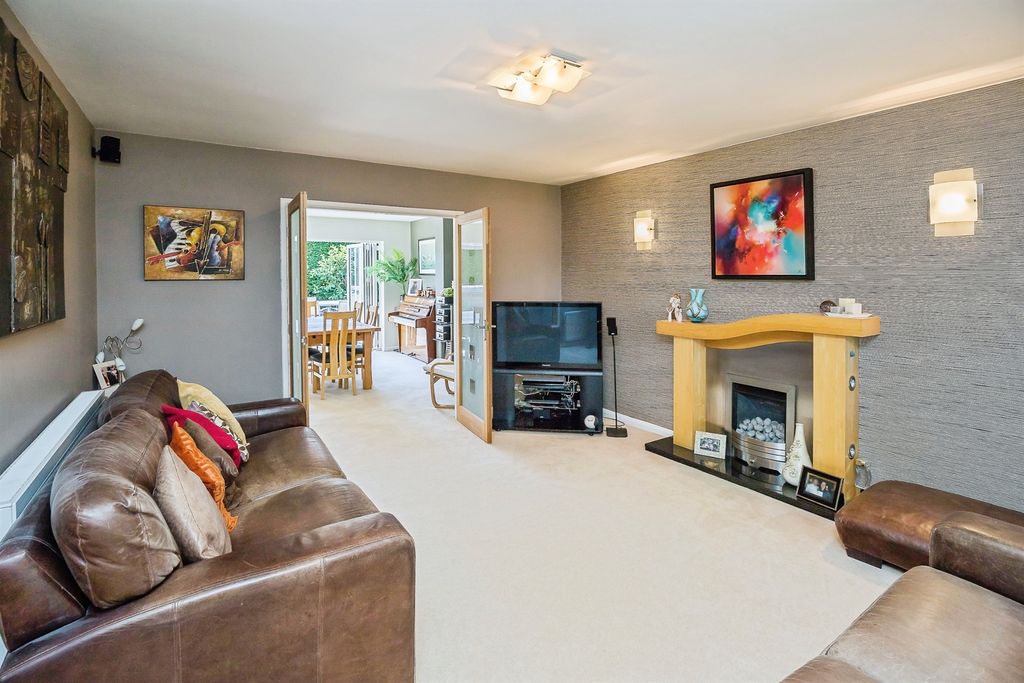 Property photo 2 of 17