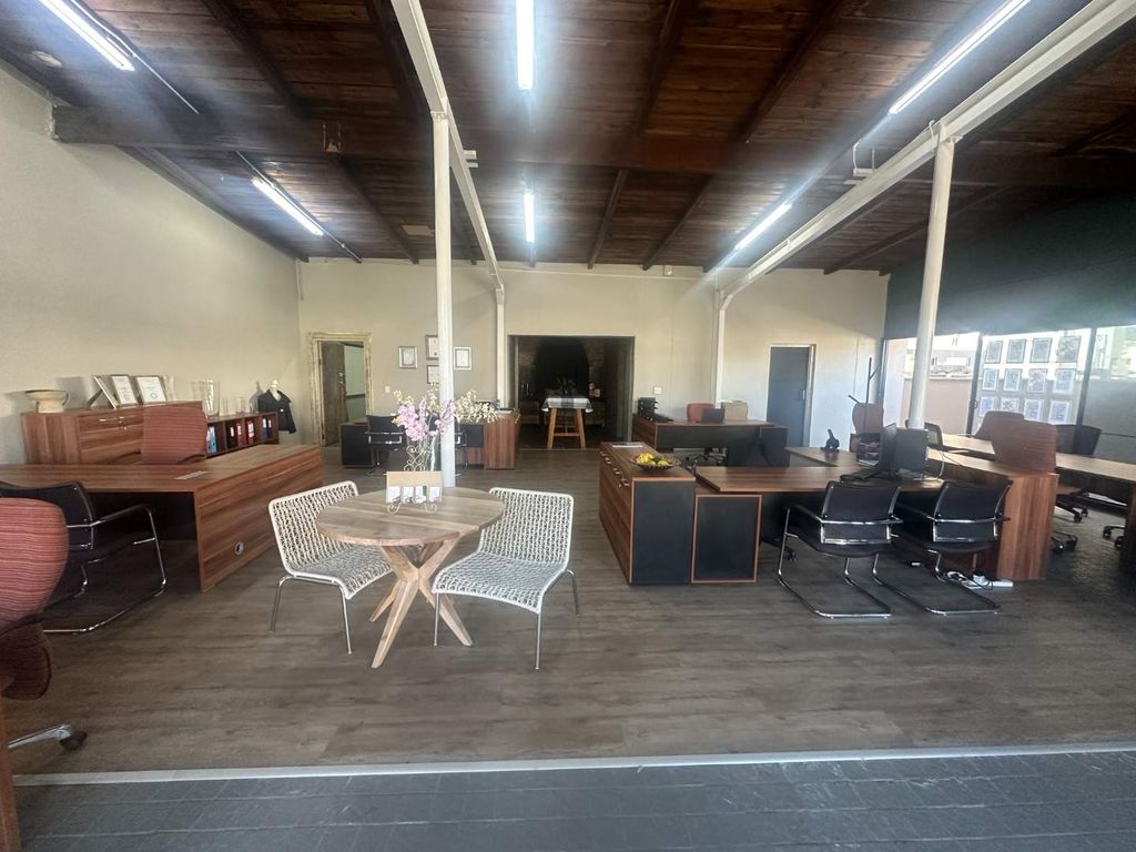 Property photo 2 of 8