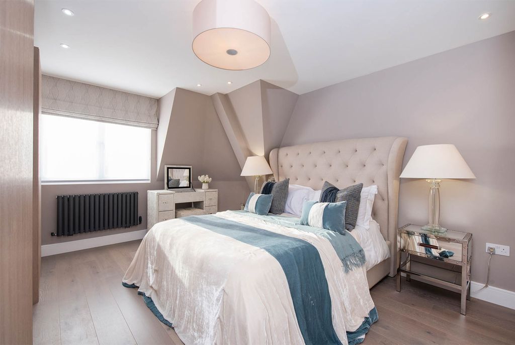 Property photo 3 of 8 Bedroom