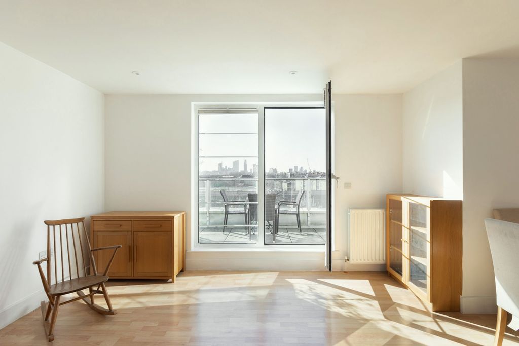 Property photo 1 of 13 Osier Court E1