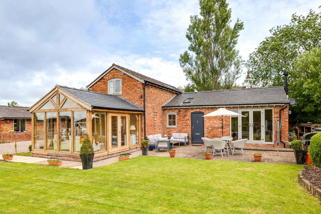Property photo 3 of 34