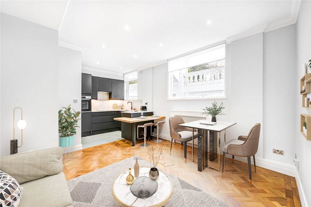 Property photo 3 of 8