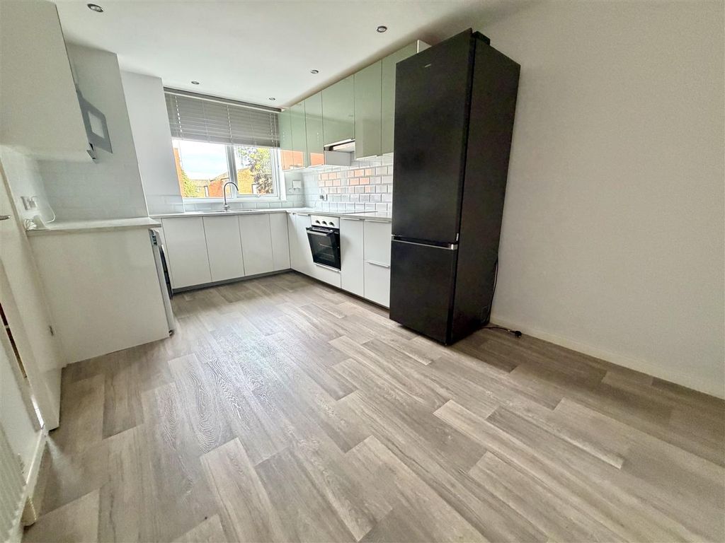 Property photo 2 of 13 Tempimagezsaa1l.Jpg