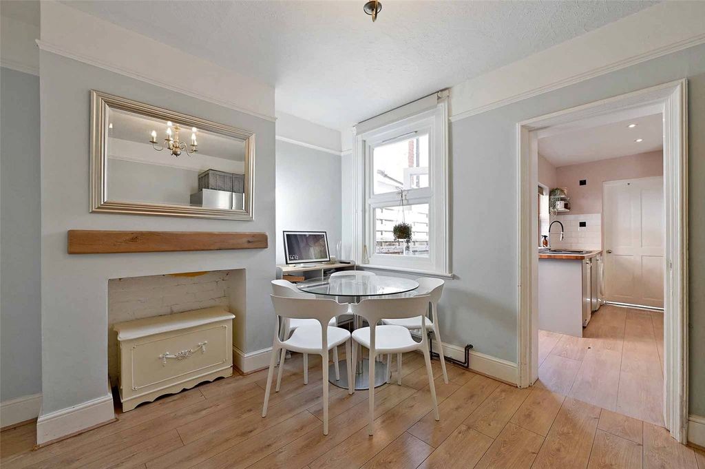 Property photo 3 of 17 Dining Room