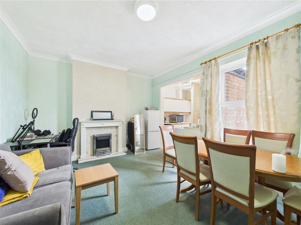 Property photo 2 of 15 Flat2 - Living Room
