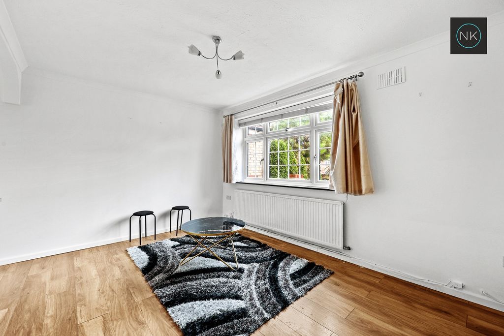 Property photo 3 of 22 5281482
