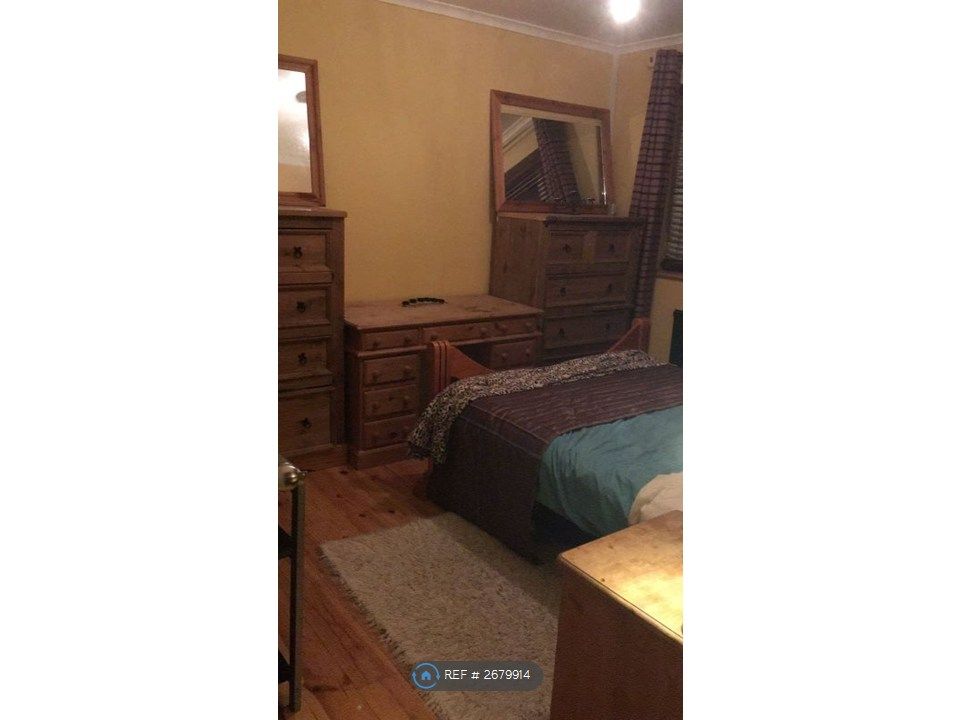 Property photo 1 of 5 Yellowroom