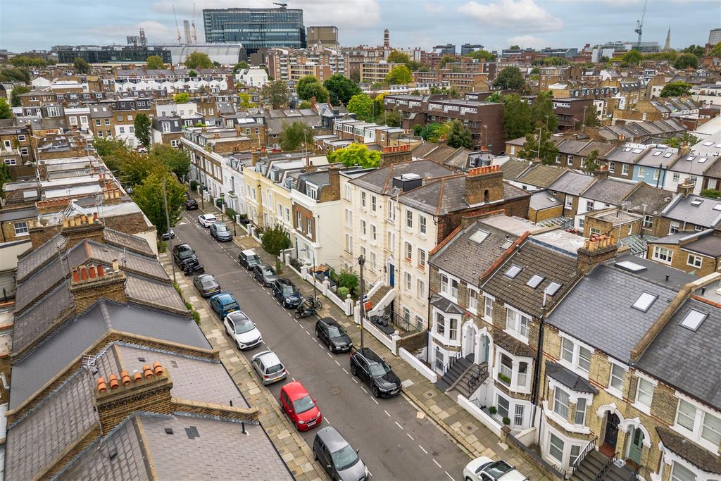 Property photo 1 of 8 Grovesner Court Drone-1.Jpg
