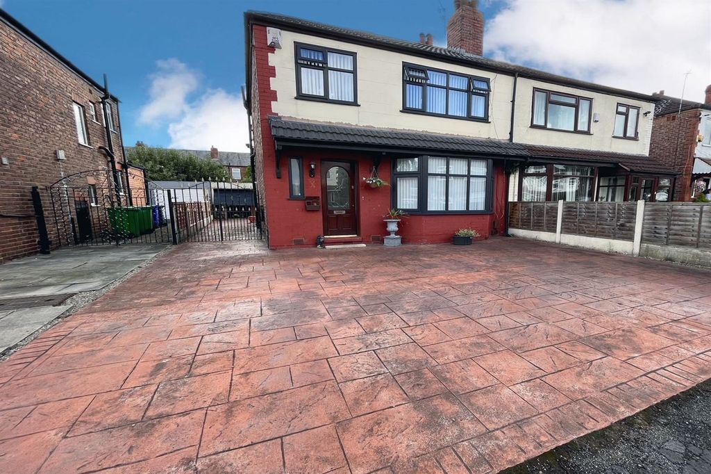 Property photo 1 of 23