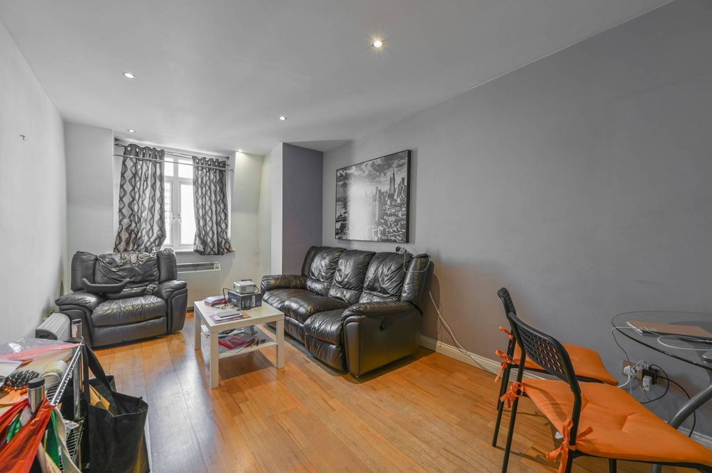Property photo 3 of 8