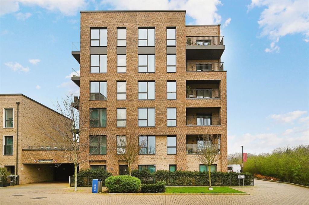 Property photo 1 of 7