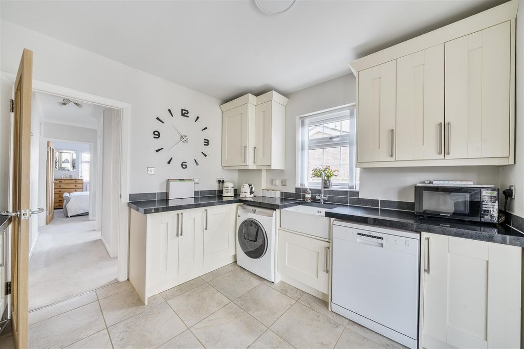Property photo 2 of 13 Kitchen