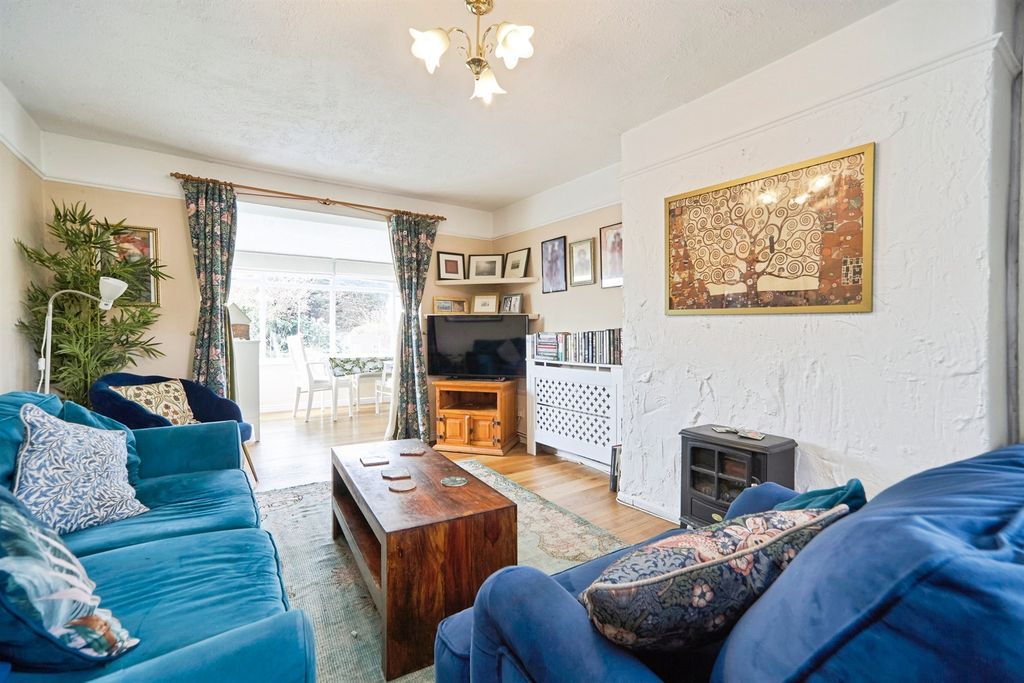 Property photo 2 of 17