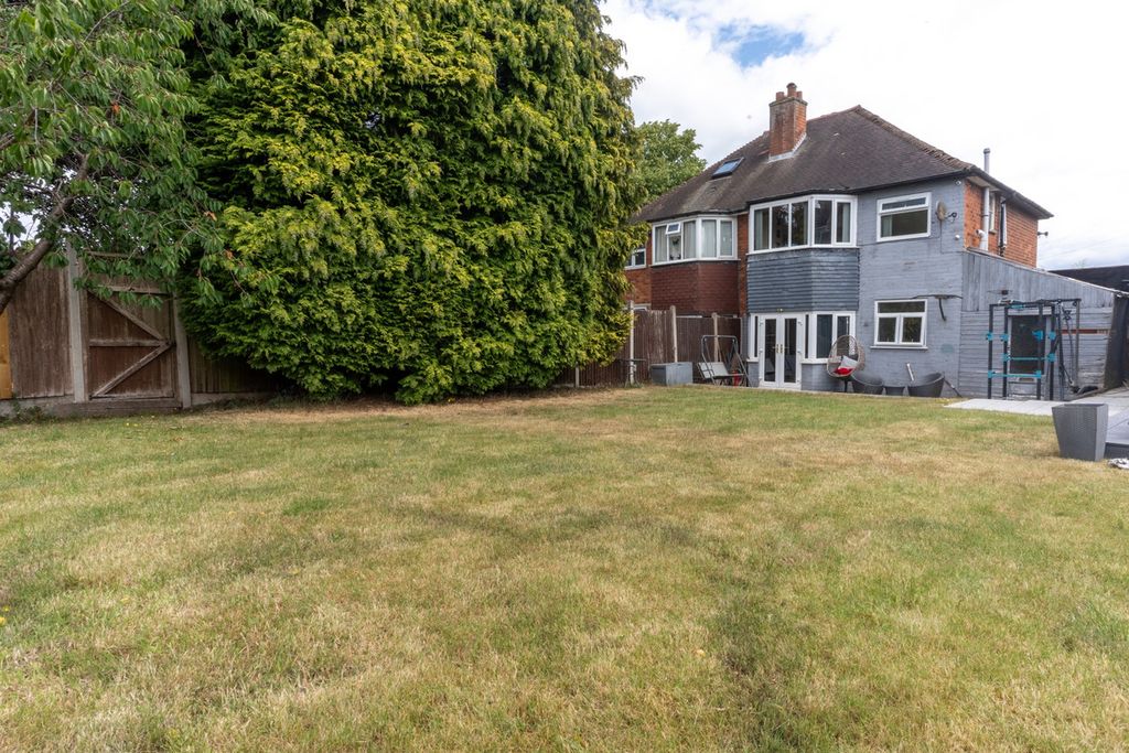 Property photo 2 of 25