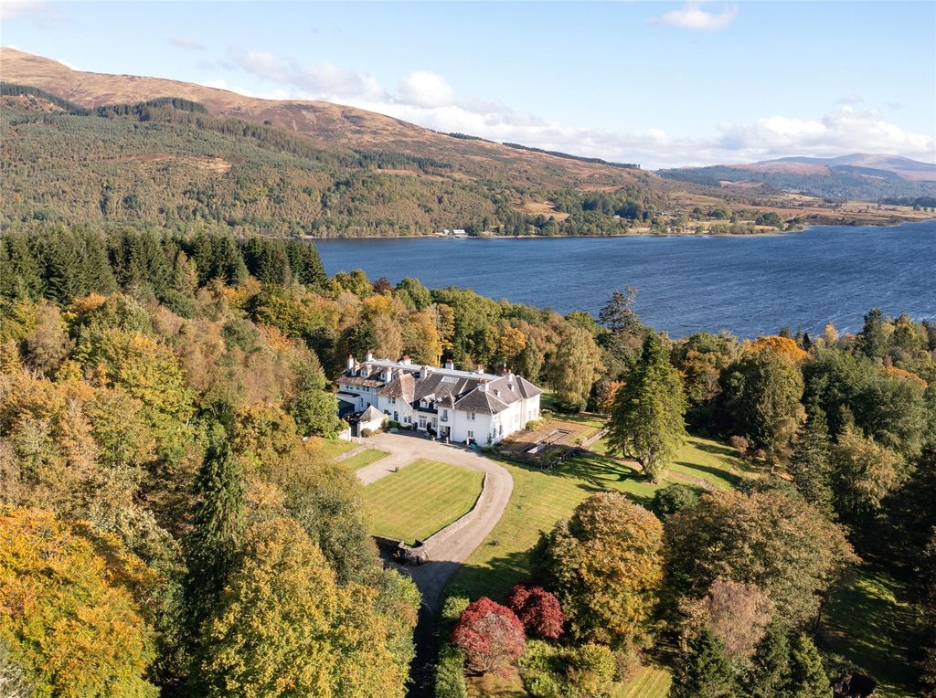 Property photo 2 of 32 Loch Venachar