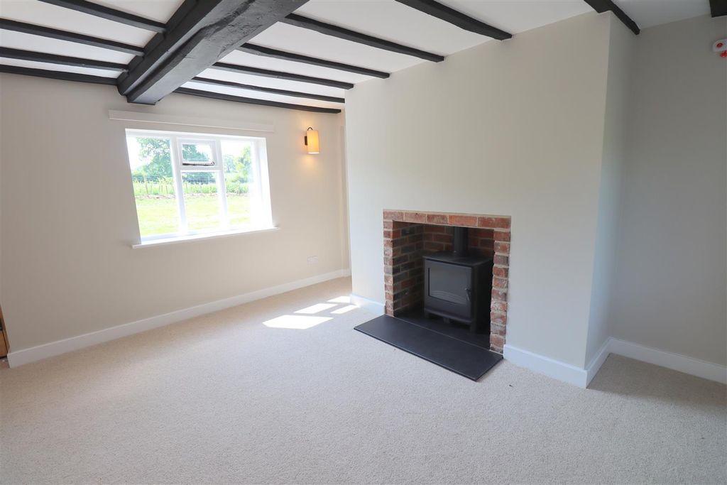 Property photo 3 of 15 Lounge2.Jpg