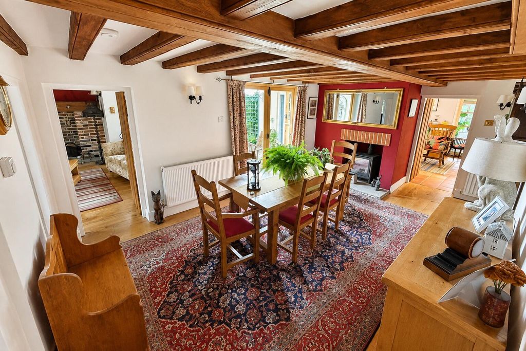 Property photo 2 of 50 Dining Room