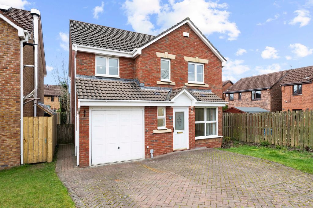 Property photo 1 of 32