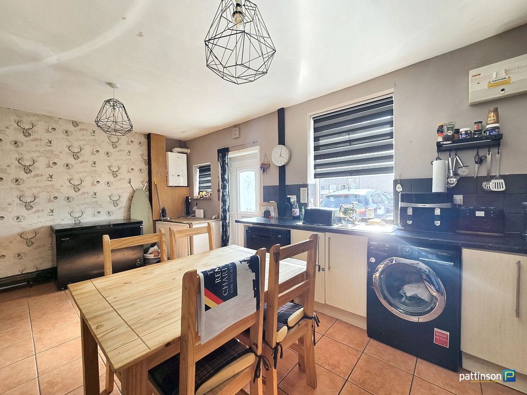 Property photo 2 of 12