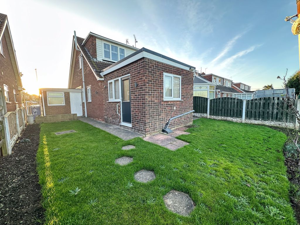 Property photo 3 of 12 Rear Garden 1