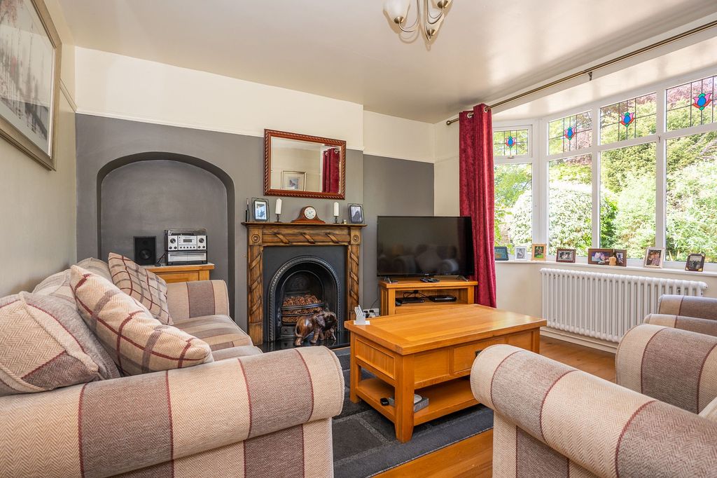 Property photo 2 of 37