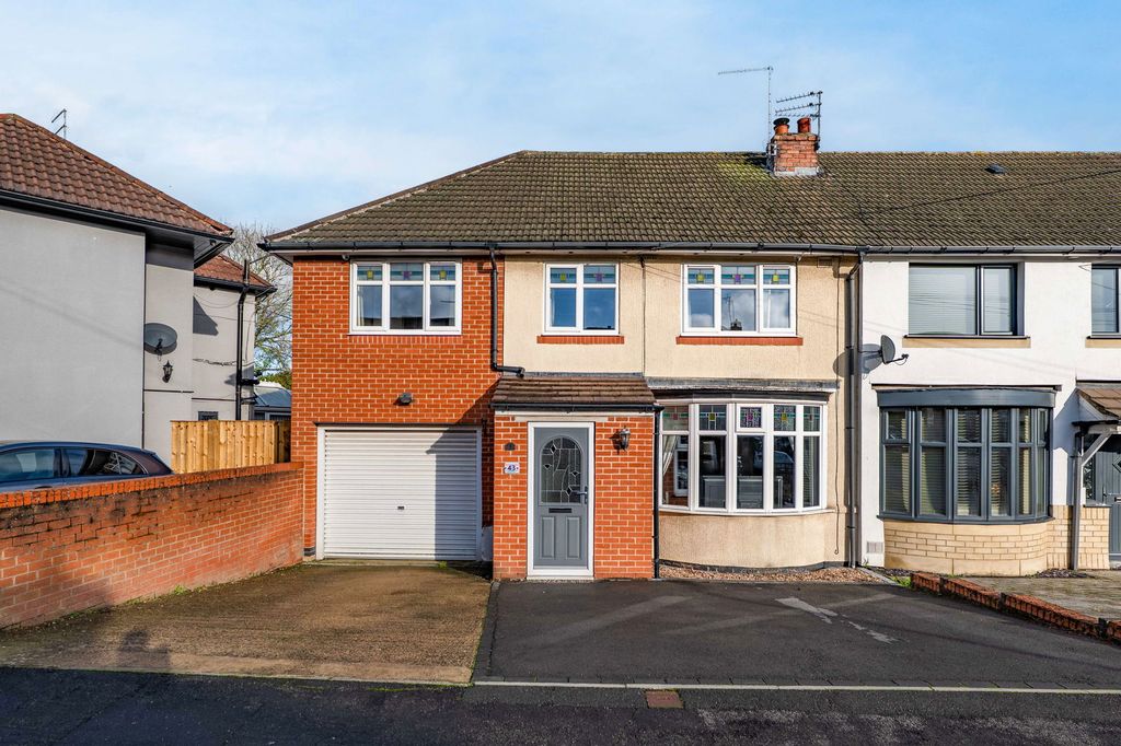 Property photo 1 of 30