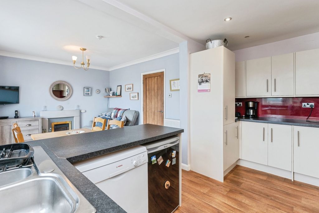 Property photo 3 of 21 Pbox-Img.Jpg