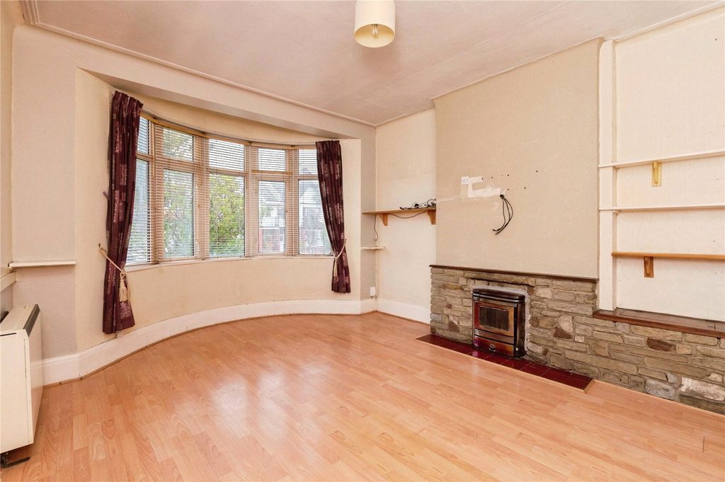 Property photo 3 of 13 Picture No. 12