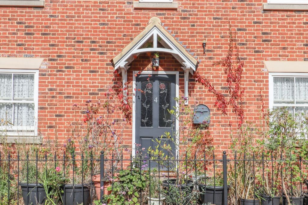 Property photo 2 of 29 4556804