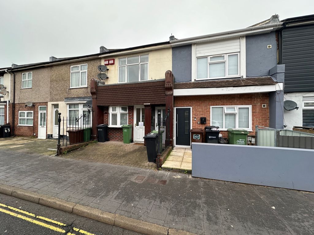 Property photo 1 of 6 Photo 6