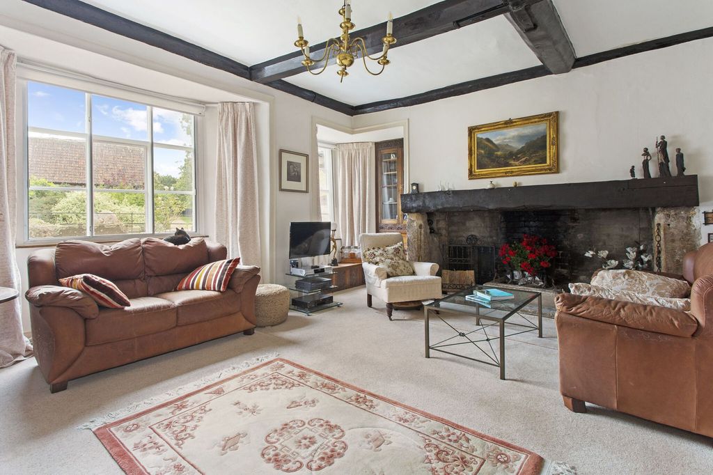 Property photo 3 of 72 Sitting Room