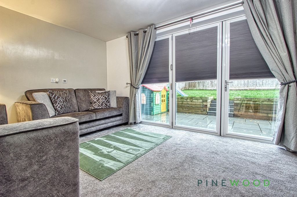 Property photo 3 of 24 Living Room