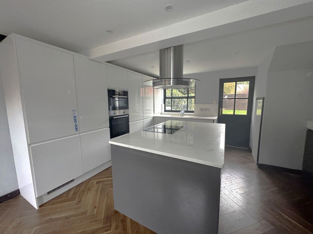 Property photo 3 of 16 Picture No. 15