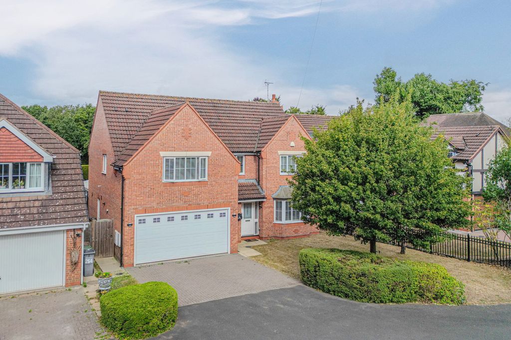 Property photo 1 of 46