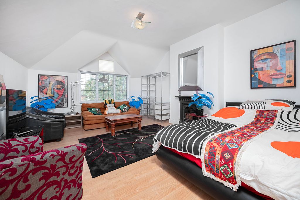 Property photo 2 of 26 Photo 10