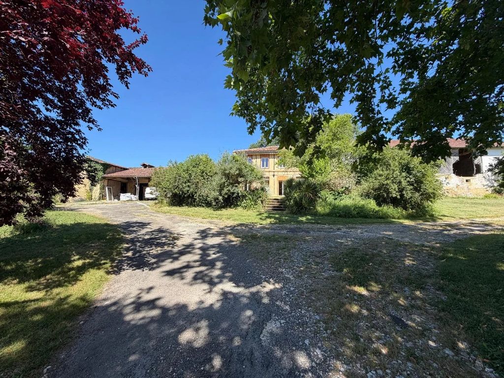 Property photo 1 of 14 Main Exterior View