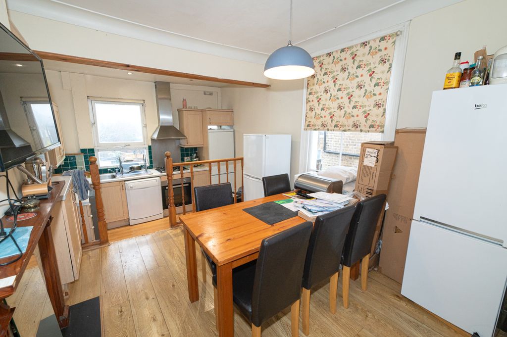 Property photo 3 of 24