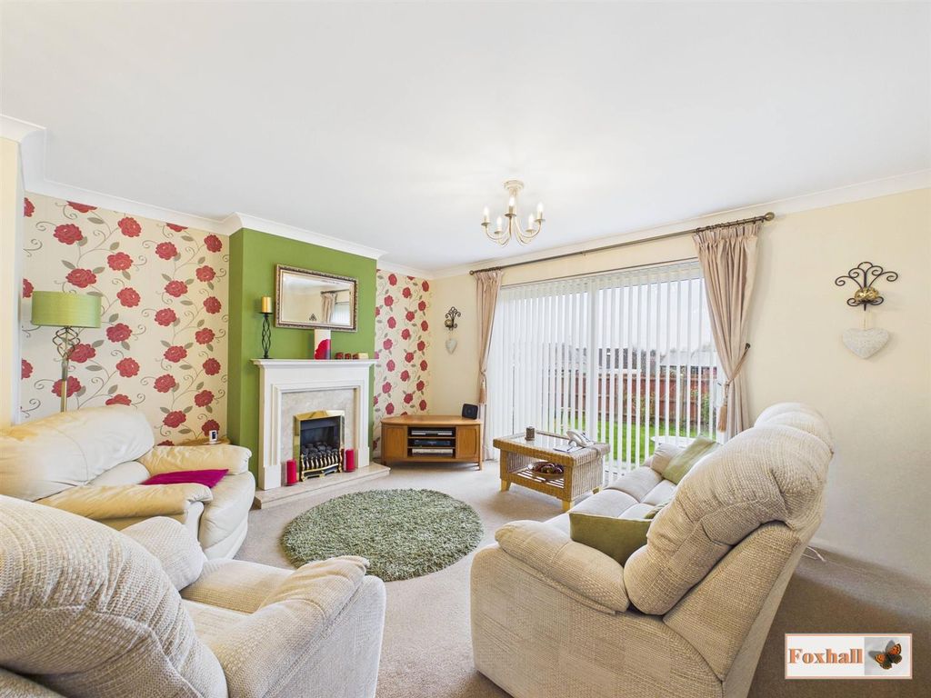 Property photo 2 of 17 Lounge/Diner