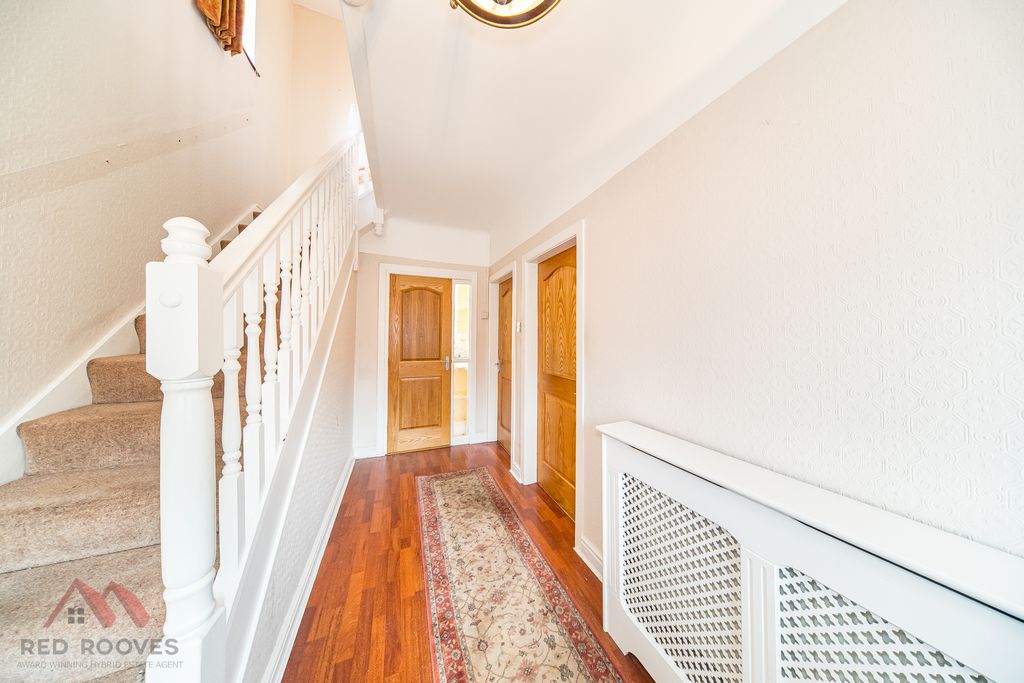 Property photo 3 of 33 Hallway