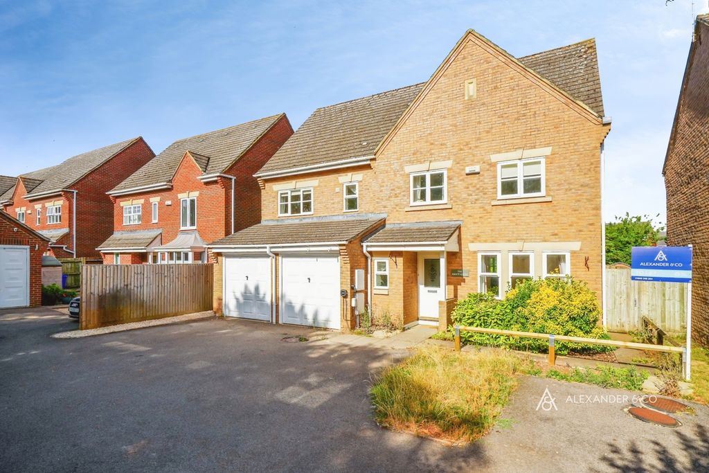 Property photo 1 of 18 Pbox-Img.Jpg