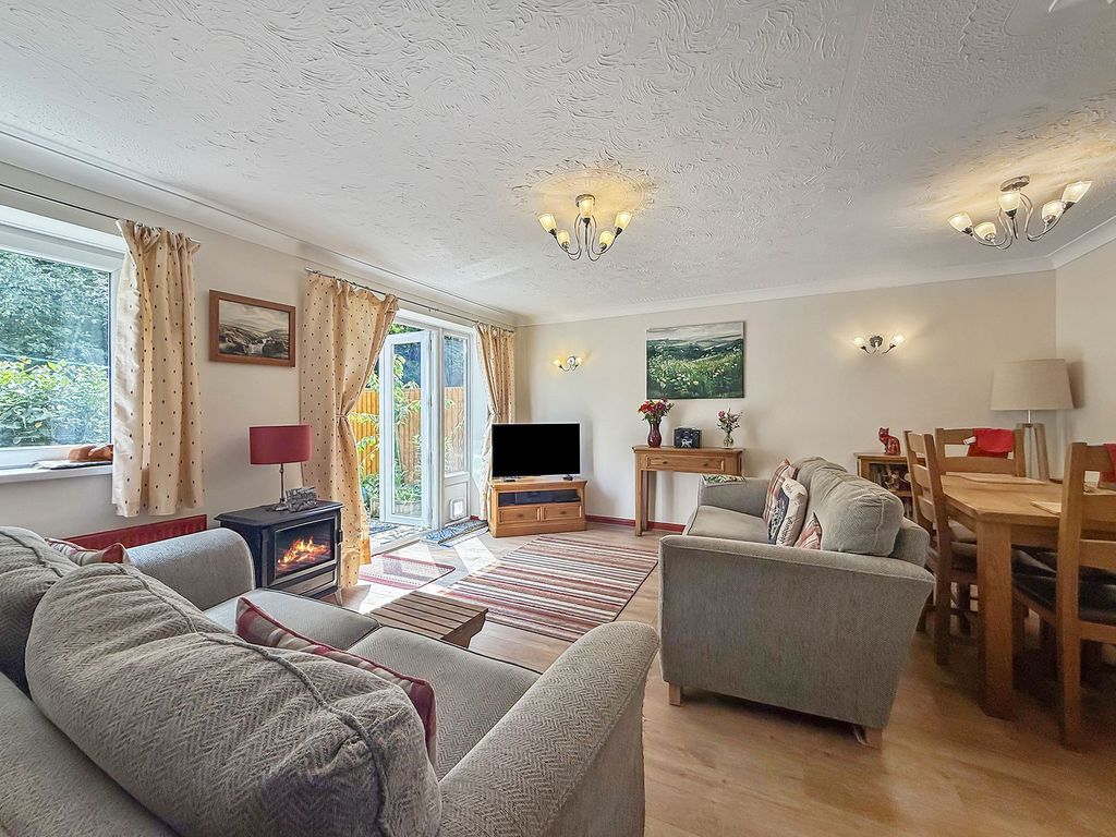 Property photo 3 of 32